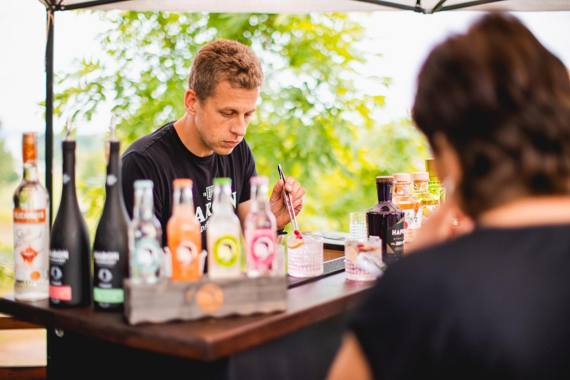 Hotel Rozkos Česká Skalice エクステリア 写真