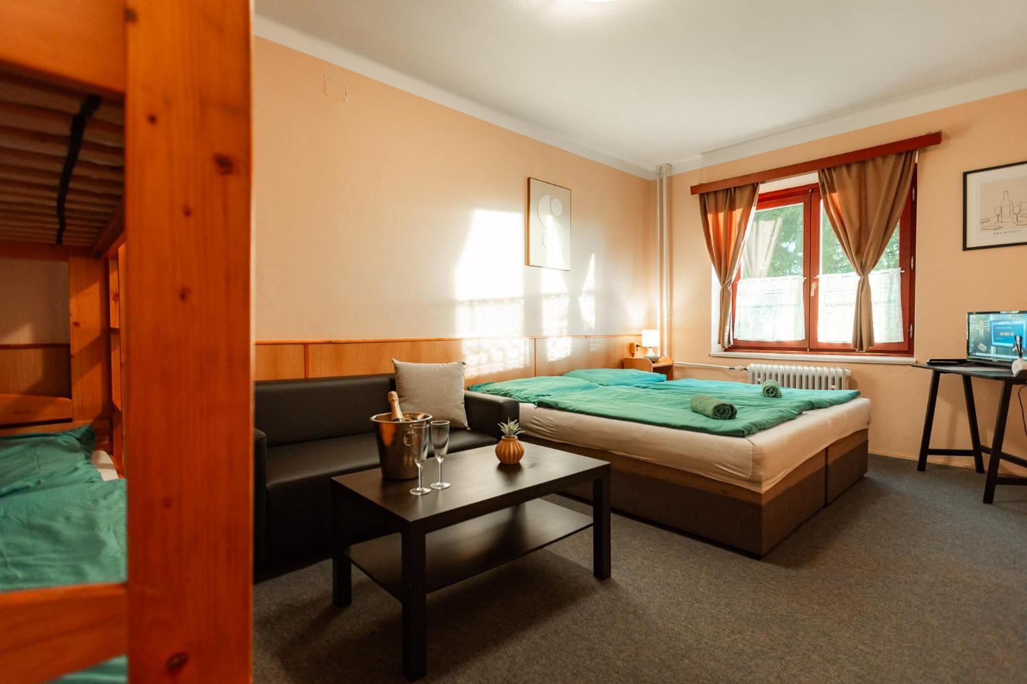 Hotel Rozkos Česká Skalice 部屋 写真